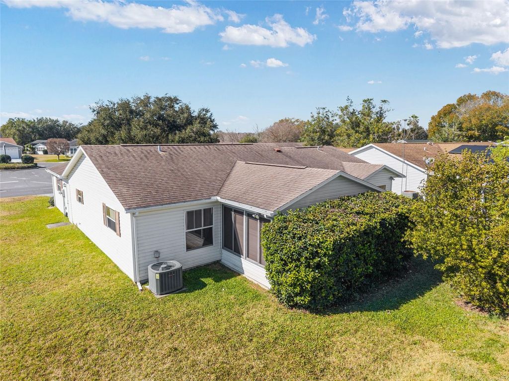 Image 36 of property listing at 335 SAN MARINO DRIVE, The Villages, FL 32159