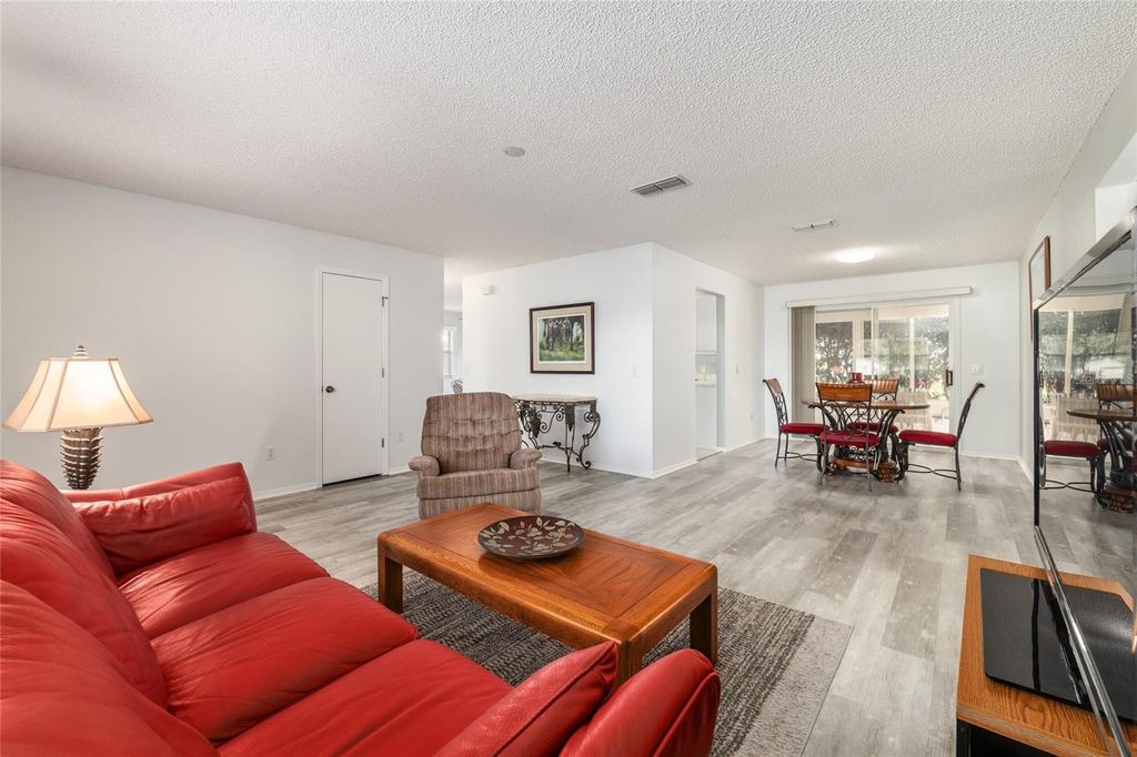 Image 8 of property listing at 335 SAN MARINO DRIVE, The Villages, FL 32159