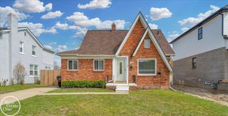 21945 Ridgeway Street, St Clair Shores, MI 48080