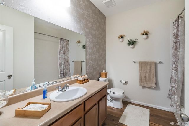 855 N Waterloo Circle, Aurora, CO 80018