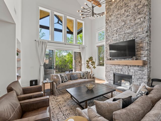 644 Fanning Bend Dr, Winchester, TN 37398