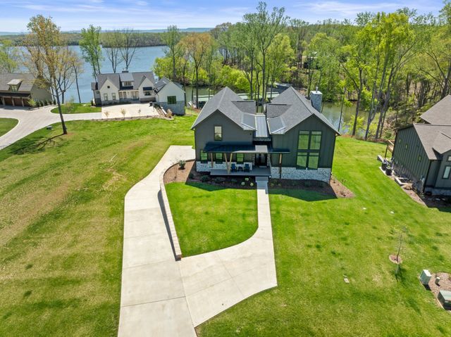 644 Fanning Bend Dr, Winchester, TN 37398