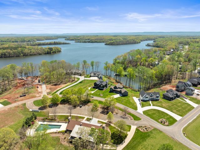 644 Fanning Bend Dr, Winchester, TN 37398