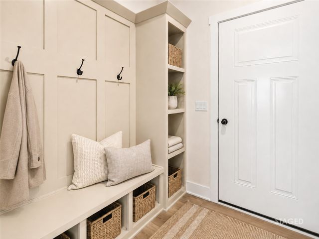 17324 Northview Drive, Urbandale, IA 50263