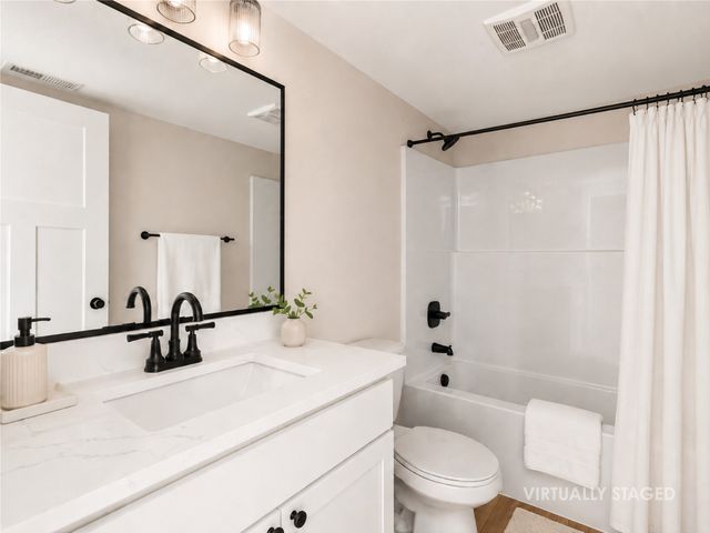17324 Northview Drive, Urbandale, IA 50263