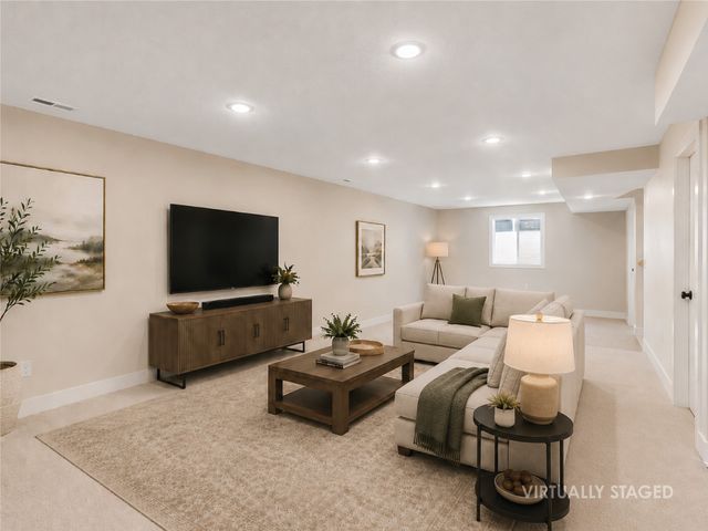 17324 Northview Drive, Urbandale, IA 50263