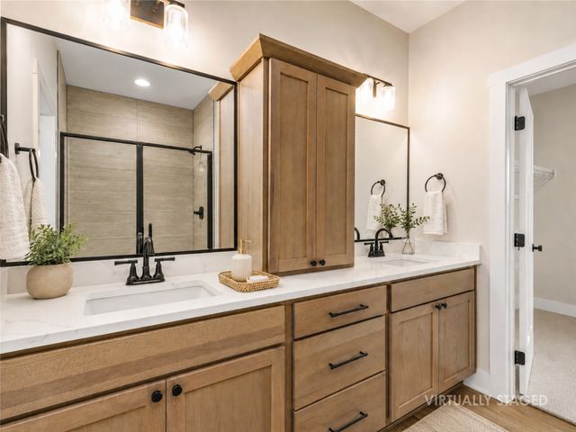 17324 Northview Drive, Urbandale, IA 50263