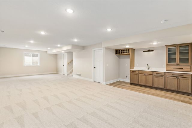 17324 Northview Drive, Urbandale, IA 50263