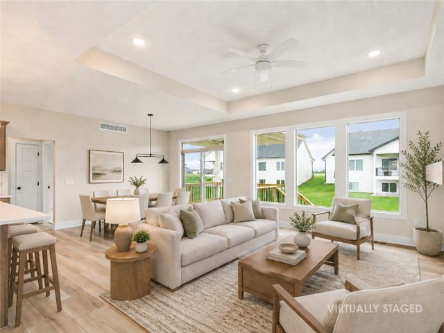 17324 Northview Drive, Urbandale, IA 50263