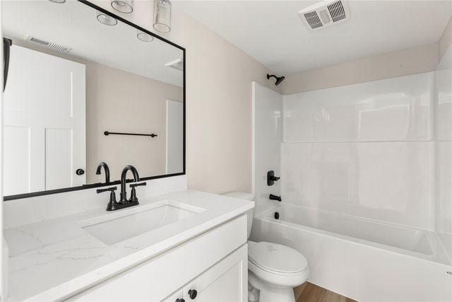 17324 Northview Drive, Urbandale, IA 50263