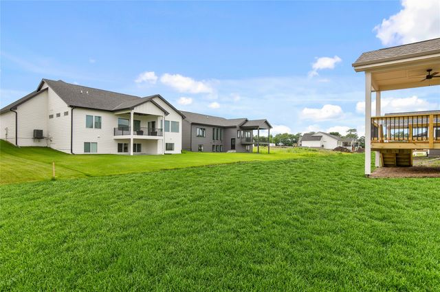 17324 Northview Drive, Urbandale, IA 50263