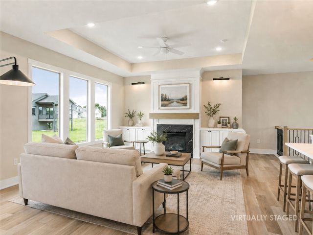 17324 Northview Drive, Urbandale, IA 50263