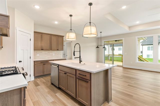 17324 Northview Drive, Urbandale, IA 50263