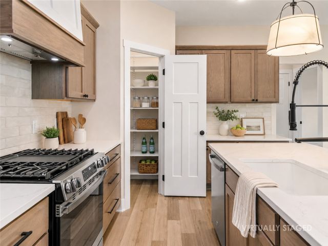 17324 Northview Drive, Urbandale, IA 50263