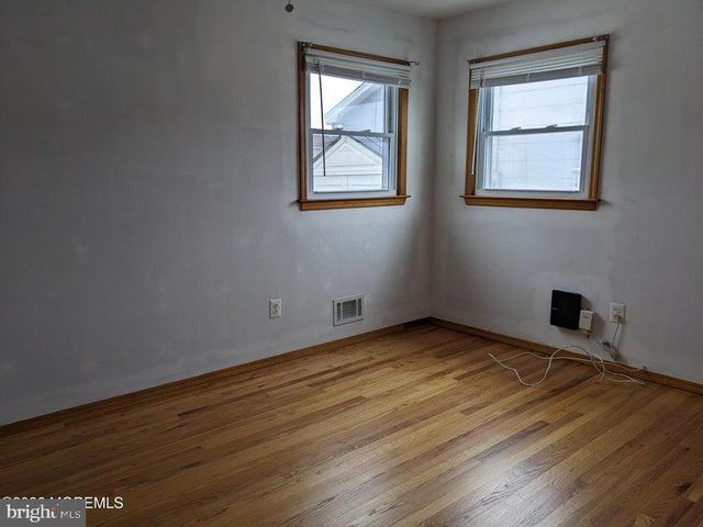 10 ST THOMAS AVE, Toms River, NJ 08753