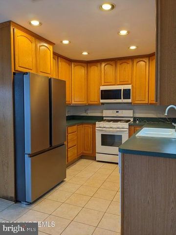 10 ST THOMAS AVE, Toms River, NJ 08753