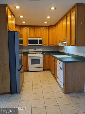 10 ST THOMAS AVE, Toms River, NJ 08753