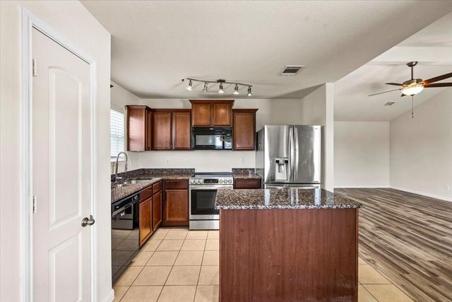 422 Hawks View Drive, La Marque, TX 77568