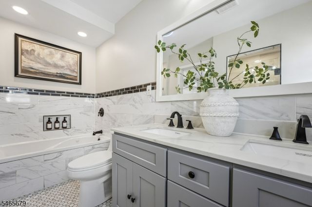 345 Hoover Ave, Bloomfield Twp., NJ 07003