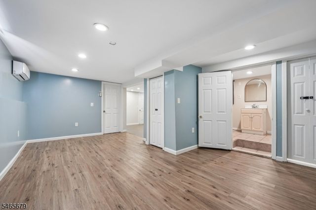 345 Hoover Ave, Bloomfield Twp., NJ 07003