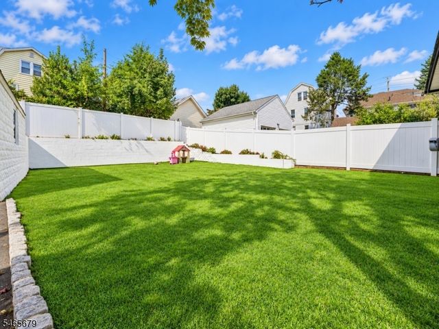 345 Hoover Ave, Bloomfield Twp., NJ 07003