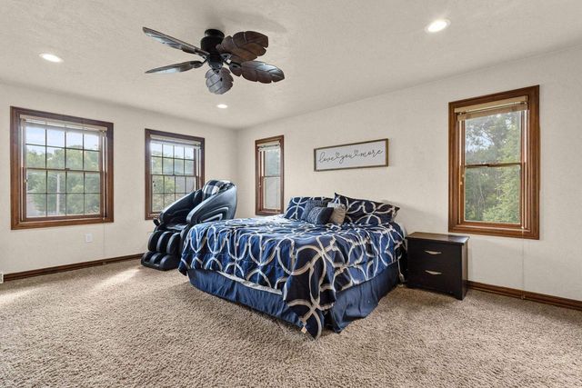 1890 PAYTON COURT, De Pere, WI 54115