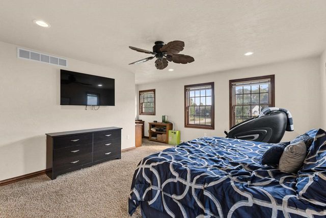1890 PAYTON COURT, De Pere, WI 54115