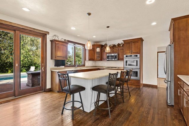 1890 PAYTON COURT, De Pere, WI 54115