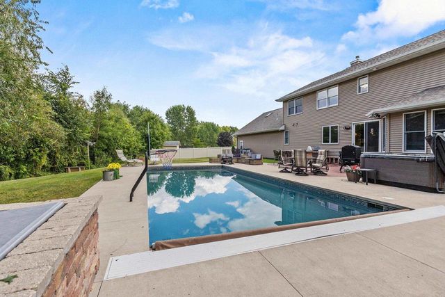 1890 PAYTON COURT, De Pere, WI 54115