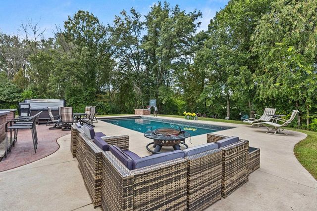 1890 PAYTON COURT, De Pere, WI 54115