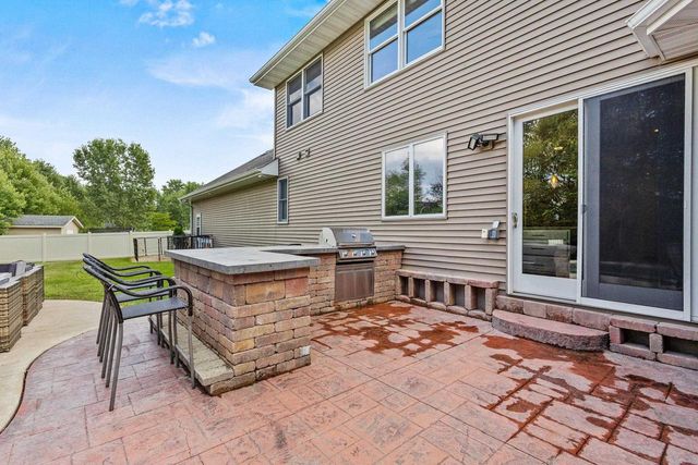 1890 PAYTON COURT, De Pere, WI 54115