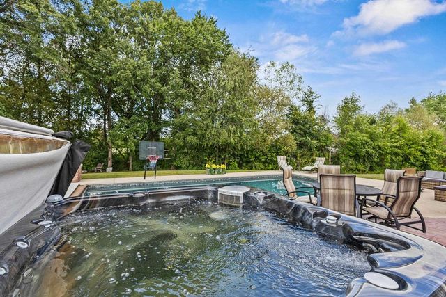 1890 PAYTON COURT, De Pere, WI 54115