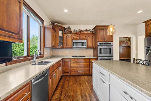 1890 PAYTON COURT, De Pere, WI 54115