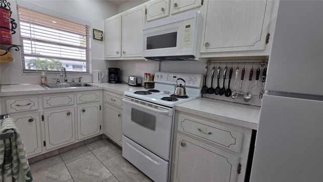 5300 Washington St L338, Hollywood, FL 33021