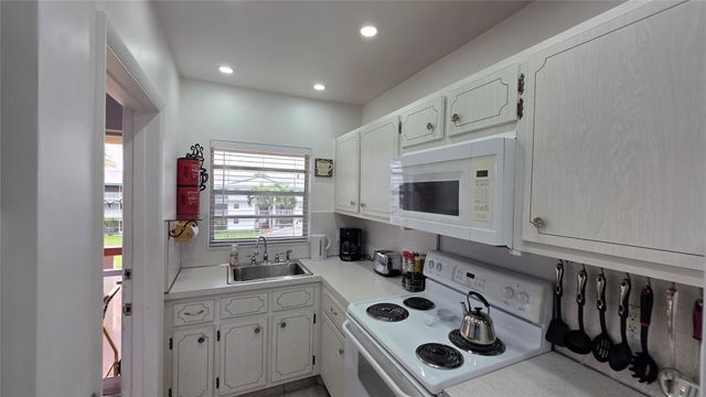 5300 Washington St L338, Hollywood, FL 33021