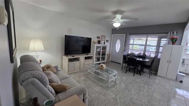 5300 Washington St L338, Hollywood, FL 33021