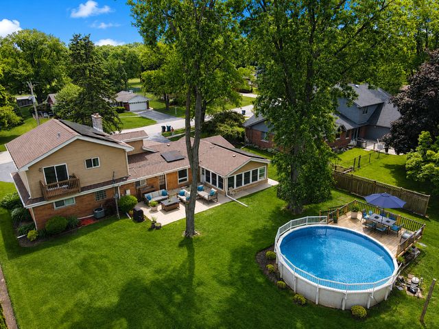 606 Country Club Drive, Itasca, IL 60143