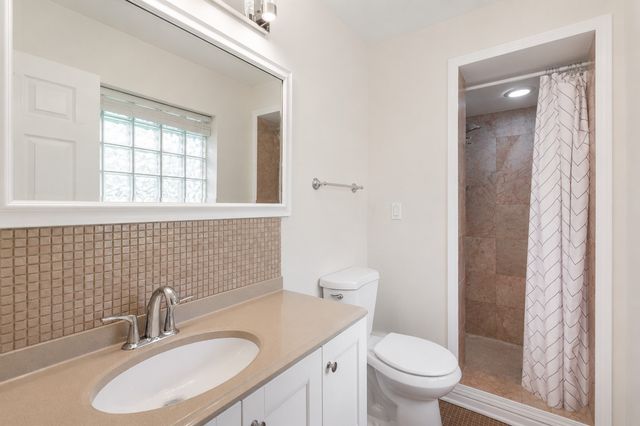 606 Country Club Drive, Itasca, IL 60143
