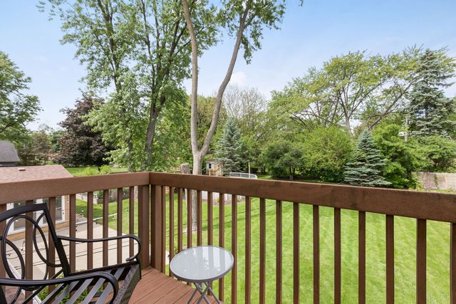 606 Country Club Drive, Itasca, IL 60143