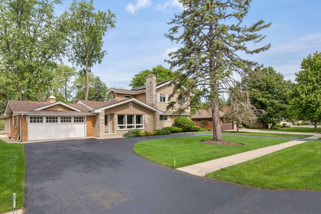 606 Country Club Drive, Itasca, IL 60143