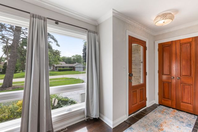 606 Country Club Drive, Itasca, IL 60143