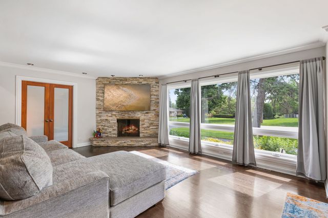 606 Country Club Drive, Itasca, IL 60143