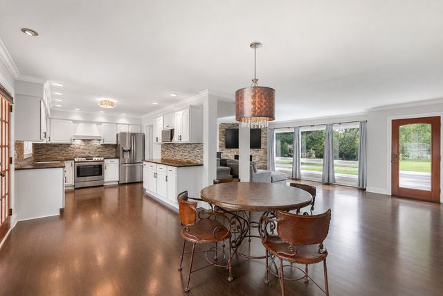 606 Country Club Drive, Itasca, IL 60143