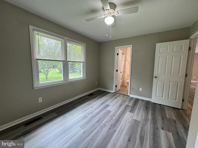 5077 MACNAMARA DR, Fredericksburg, VA 22407