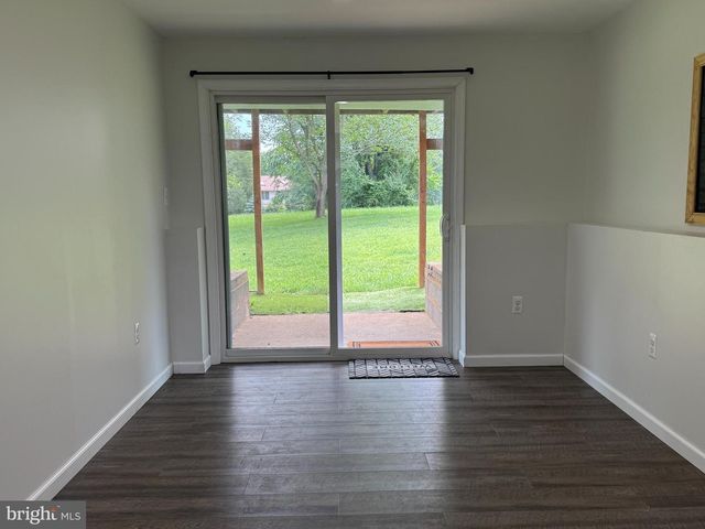 5077 MACNAMARA DR, Fredericksburg, VA 22407
