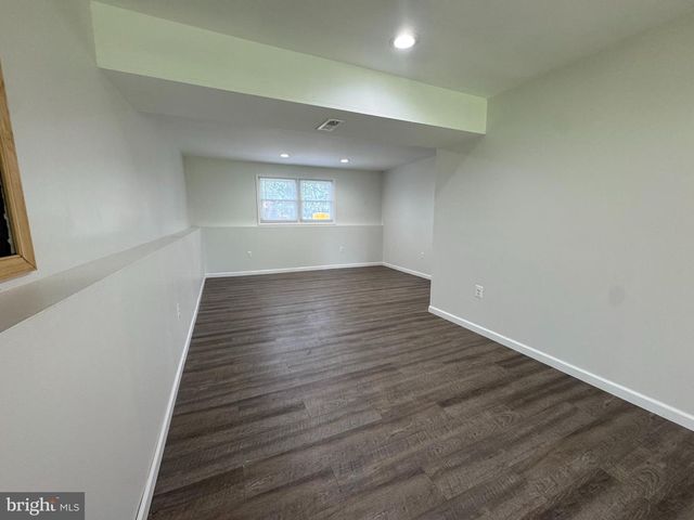 5077 MACNAMARA DR, Fredericksburg, VA 22407