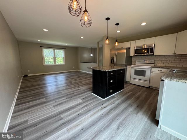 5077 MACNAMARA DR, Fredericksburg, VA 22407