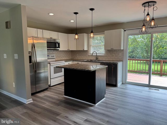 5077 MACNAMARA DR, Fredericksburg, VA 22407