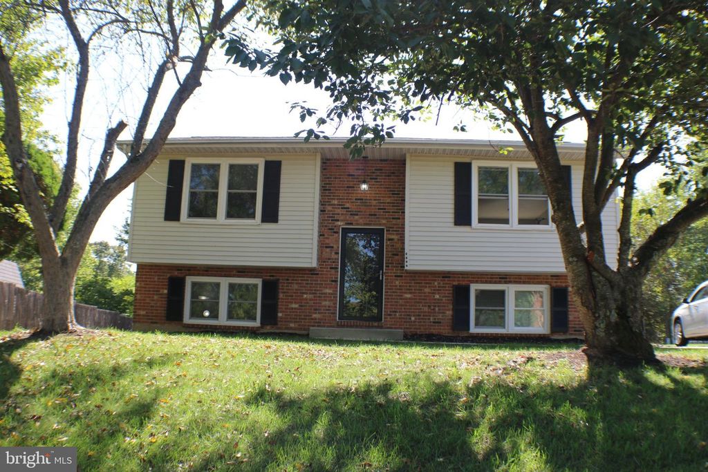 5077 MACNAMARA DR, Fredericksburg, VA 22407