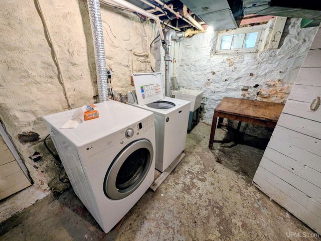 524 Baltic Avenue, Caspian, MI 49915